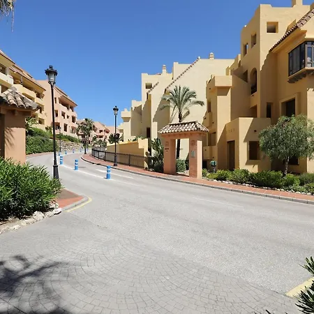 Duquesa Village - 2 Bed/2 Bath With Panoramic Sea Views